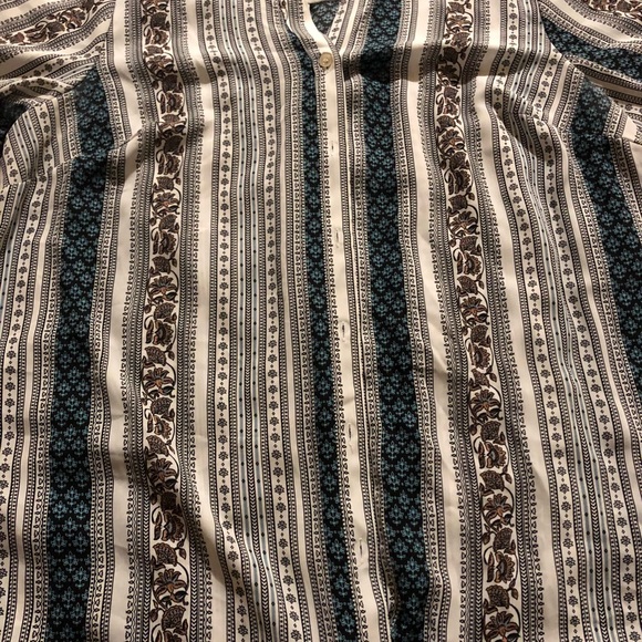 Very pretty patterned button down. - Picture 2 of 4
